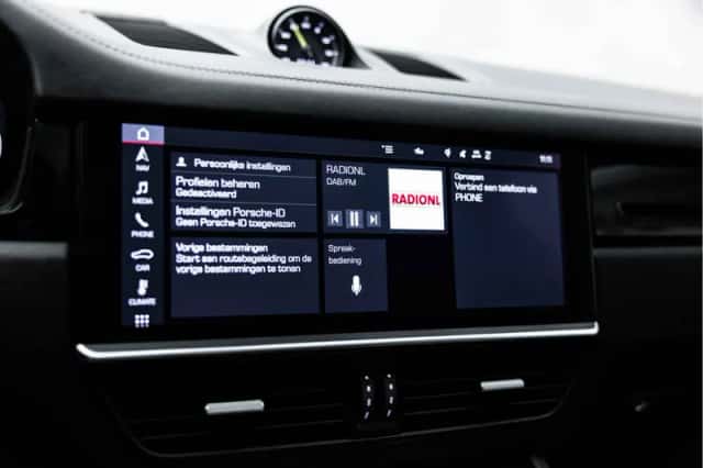 Porsche Cayenne (2020) thumbnail 36