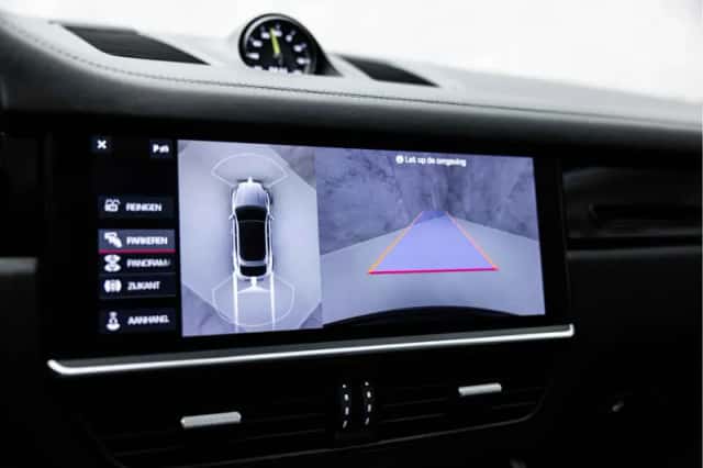Porsche Cayenne (2020) thumbnail 37