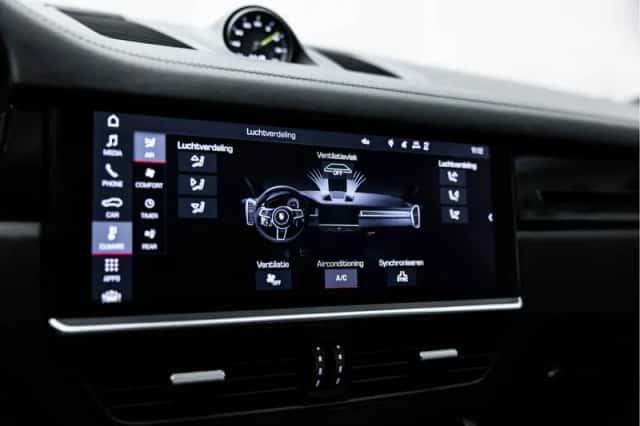 Porsche Cayenne (2020) thumbnail 40