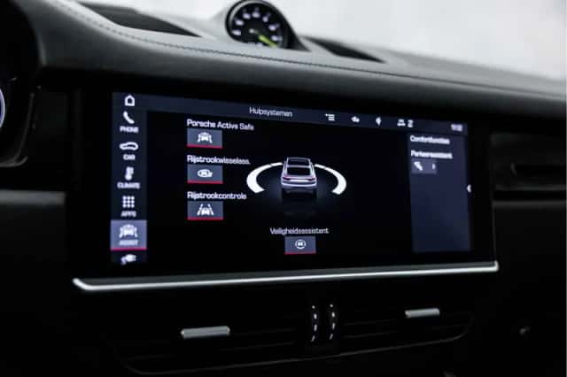 Porsche Cayenne (2020) thumbnail 43