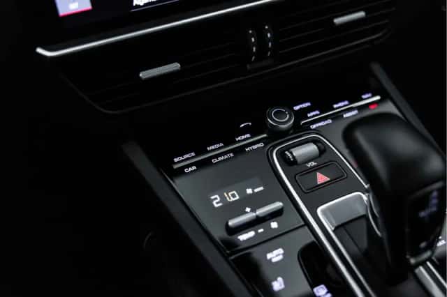 Porsche Cayenne (2020) thumbnail 45