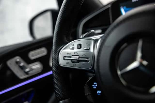 Mercedes-Benz GLE (2023) thumbnail 32