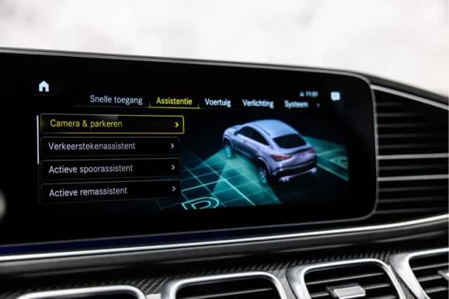 Mercedes-Benz GLE (2023) thumbnail 47