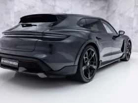 Porsche Taycan (2021) thumbnail 2