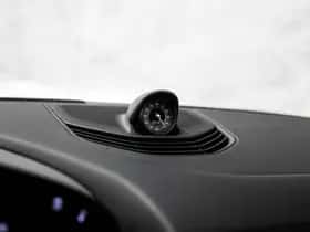 Porsche Taycan (2021) thumbnail 33
