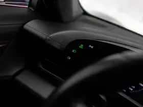 Porsche Taycan (2021) thumbnail 35