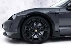 Porsche Taycan (2021) thumbnail 8