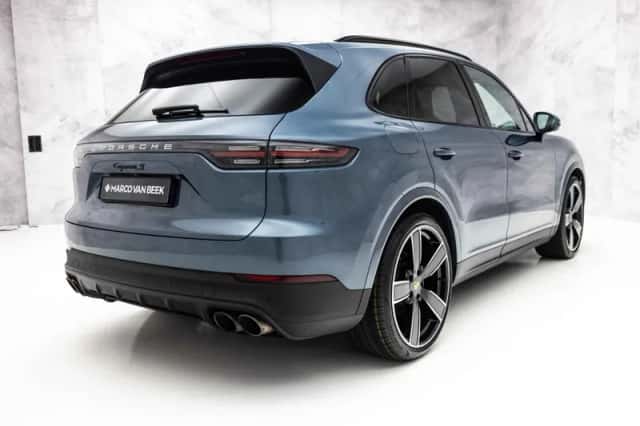 Porsche Cayenne (2017) thumbnail 2