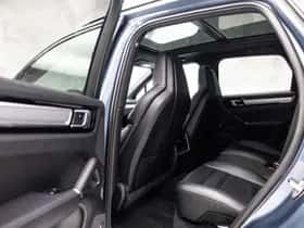 Porsche Cayenne (2017) thumbnail 12