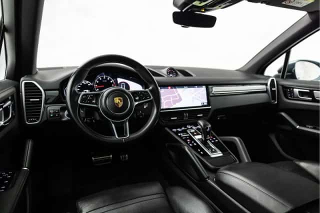 Porsche Cayenne (2017) thumbnail 14