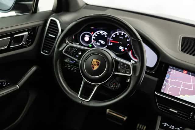 Porsche Cayenne (2017) thumbnail 15