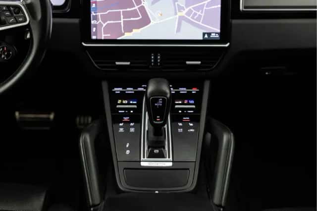 Porsche Cayenne (2017) thumbnail 19