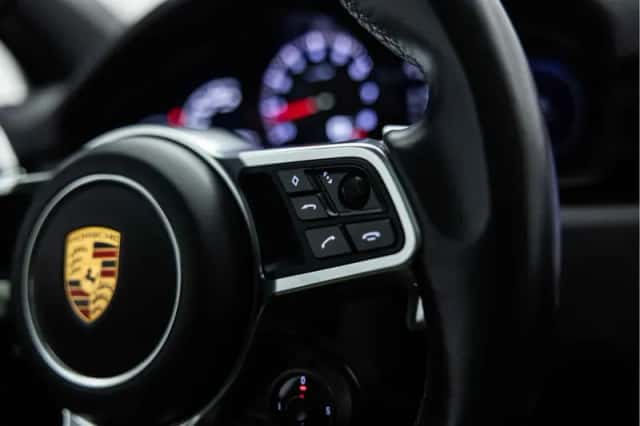 Porsche Cayenne (2017) thumbnail 32