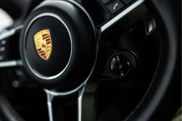 Porsche Cayenne (2017) thumbnail 33