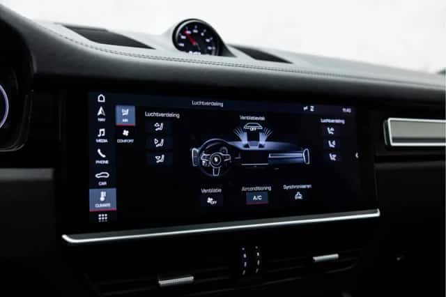 Porsche Cayenne (2017) thumbnail 41