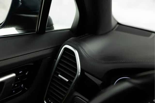 Porsche Cayenne (2017) thumbnail 50