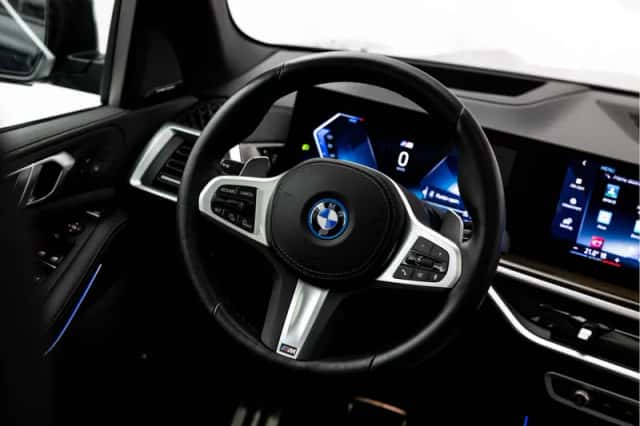 BMW X5 (2024) thumbnail 15