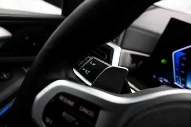 BMW X5 (2024) thumbnail 43