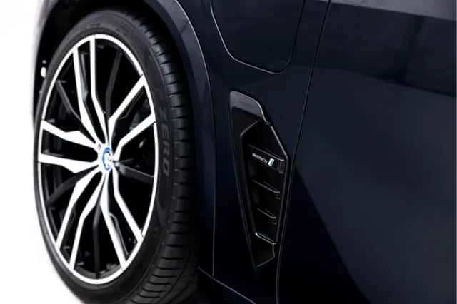 BMW X5 (2024) thumbnail 9
