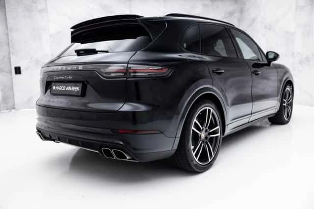 Porsche Cayenne (2018) thumbnail 2