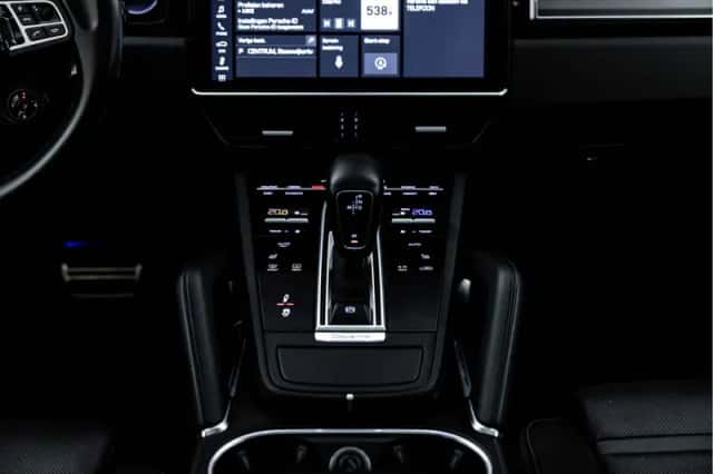 Porsche Cayenne (2018) thumbnail 21