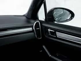 Porsche Cayenne (2018) thumbnail 22