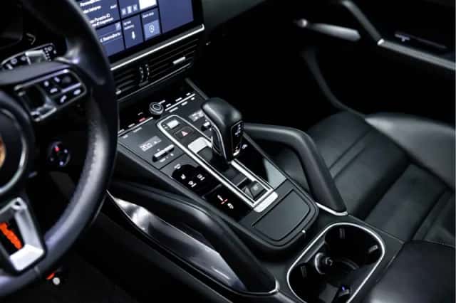 Porsche Cayenne (2018) thumbnail 28