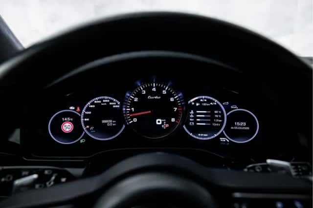 Porsche Cayenne (2018) thumbnail 32
