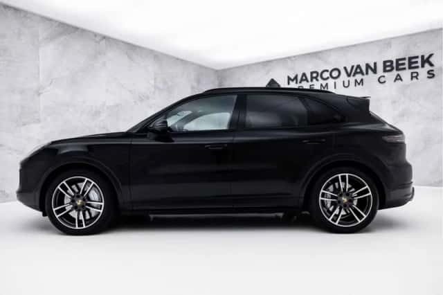 Porsche Cayenne (2018) thumbnail 5