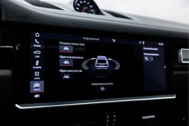 Porsche Cayenne (2018) thumbnail 46