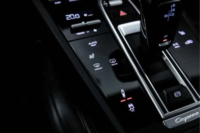 Porsche Cayenne (2018) thumbnail 53