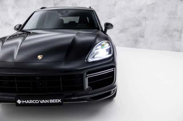 Porsche Cayenne (2018) thumbnail 56