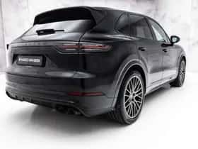 Porsche Cayenne (2023) thumbnail 2