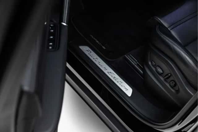 Porsche Cayenne (2023) thumbnail 13