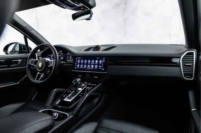 Porsche Cayenne (2023) thumbnail 17