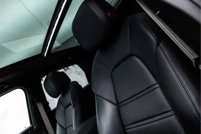 Porsche Cayenne (2023) thumbnail 19