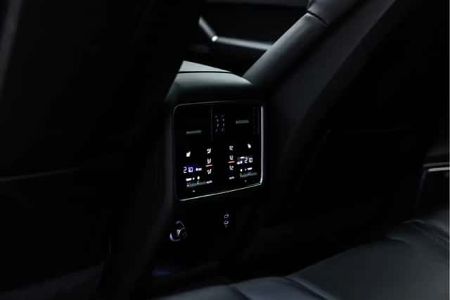 Porsche Cayenne (2023) thumbnail 22