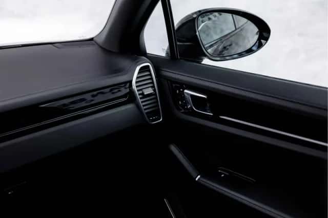 Porsche Cayenne (2023) thumbnail 25