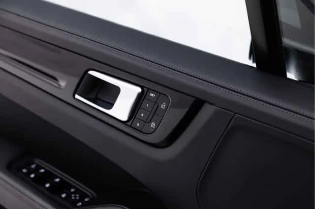 Porsche Cayenne (2023) thumbnail 27