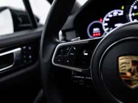 Porsche Cayenne (2023) thumbnail 32