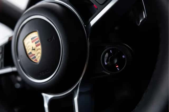 Porsche Cayenne (2023) thumbnail 34