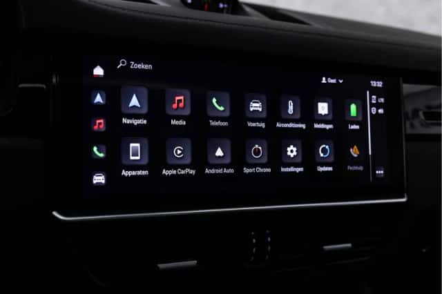 Porsche Cayenne (2023) thumbnail 38
