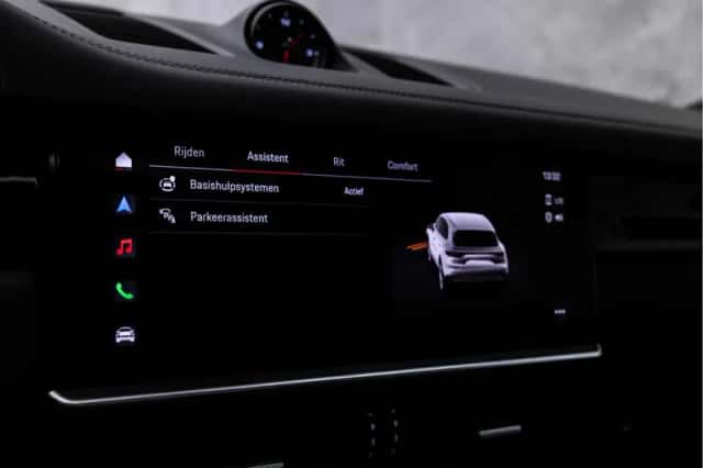 Porsche Cayenne (2023) thumbnail 41