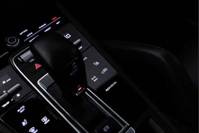 Porsche Cayenne (2023) thumbnail 49