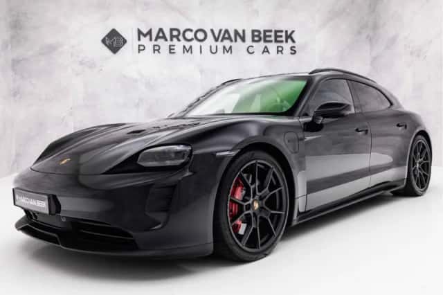 Porsche Taycan (2024) thumbnail 1