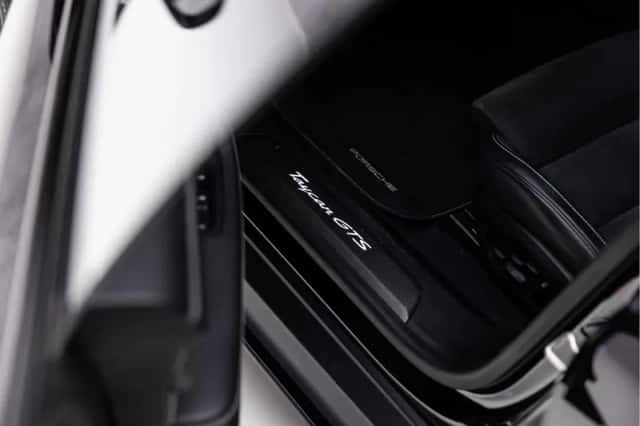 Porsche Taycan (2024) thumbnail 13