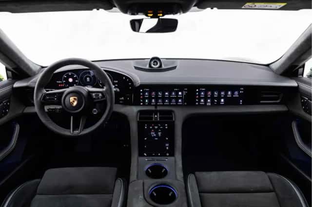 Porsche Taycan (2024) thumbnail 16