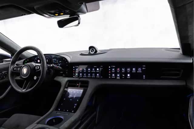 Porsche Taycan (2024) thumbnail 17