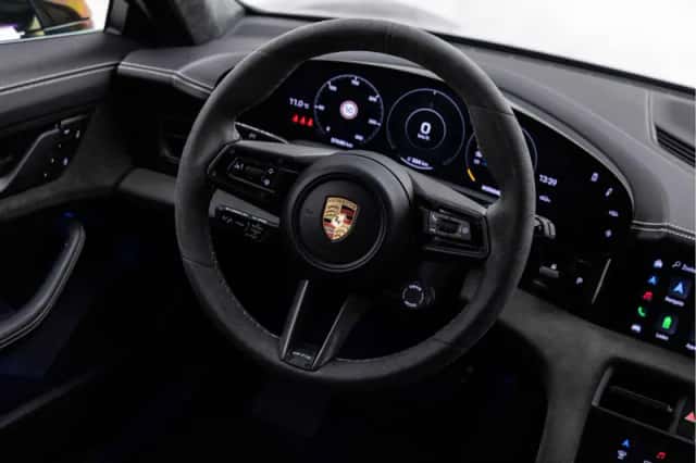 Porsche Taycan (2024) thumbnail 18