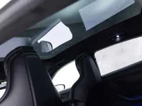 Porsche Taycan (2024) thumbnail 24
